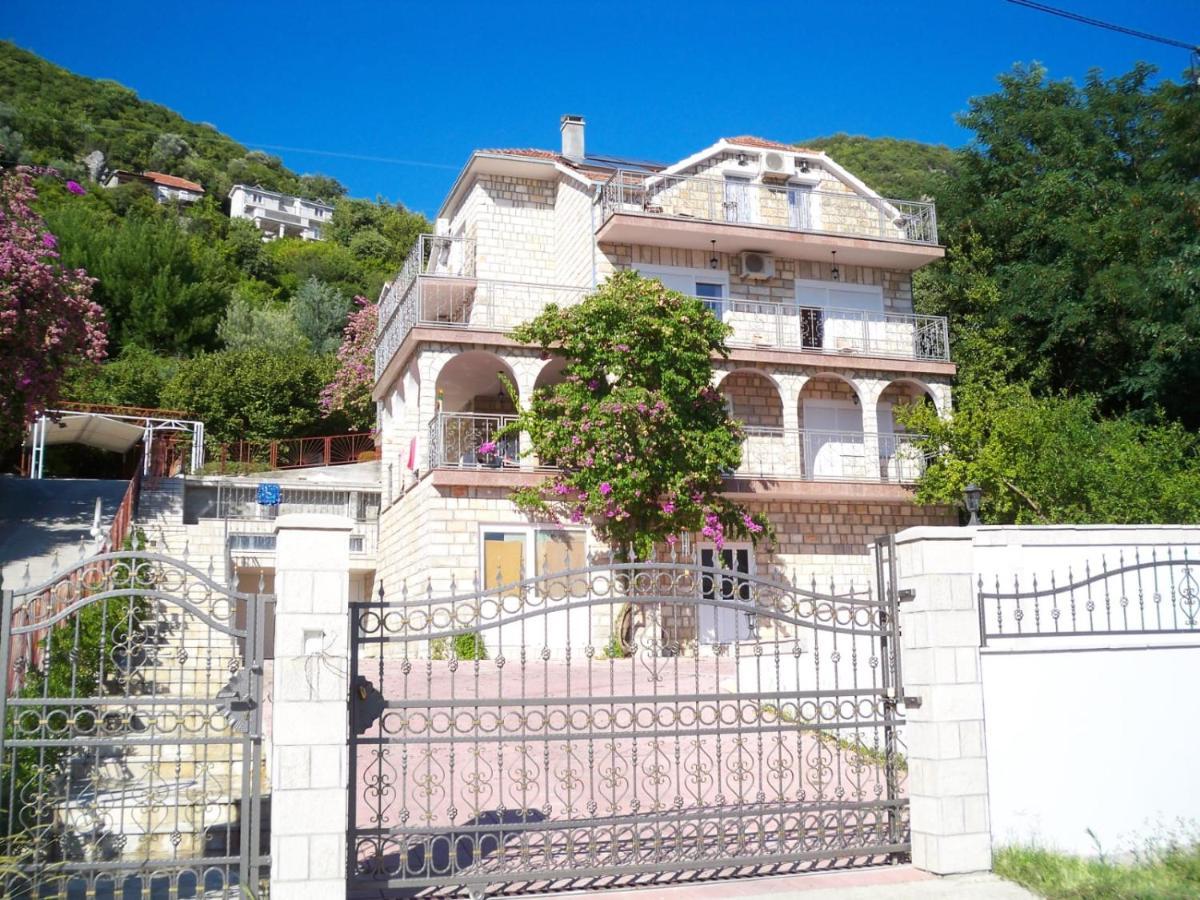 קומבור Vila Corovic מראה חיצוני תמונה